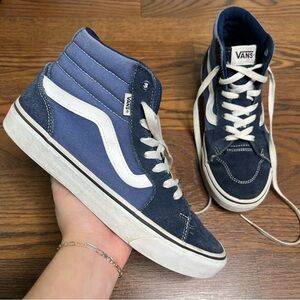 Vans Filmore Hi or Sk8-Hi high-top skate shoes in a navy blue suede size Men’s 8